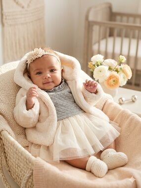 VINTAGE Y2K NWT Baby Gap Factory Faux Fur Hooded Jacket - Ivory 0-3M
